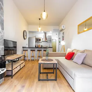 cozy-apartment-w-private-parking-malaga-center.es-andalucia.com/