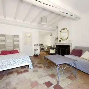 studio-ensoleille-typique-centre-historique-wifi.fr-provencehotel.com/